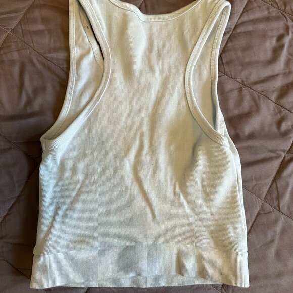 Basic Tank Top - Picture 2 of 4